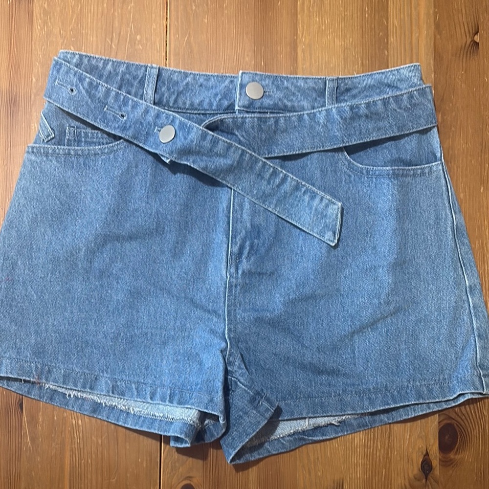 Le Lis Blue Jean Shorts with Belted Waist